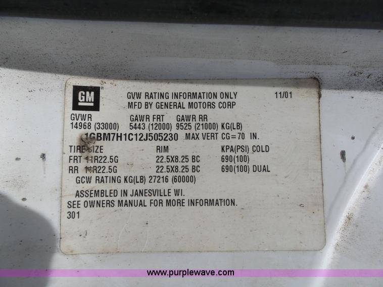 image for item K7953 2002 Chevrolet C7500 derrick digger truck