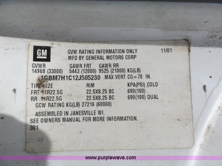 image for item K7953 2002 Chevrolet C7500 derrick digger truck