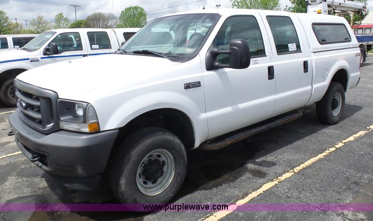 image for item K7954 2004 Ford F250 Super Duty Crew Cab pickup truck
