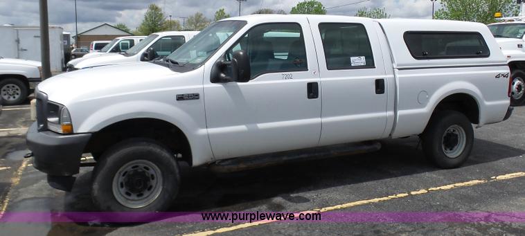 image for item K7954 2004 Ford F250 Super Duty Crew Cab pickup truck
