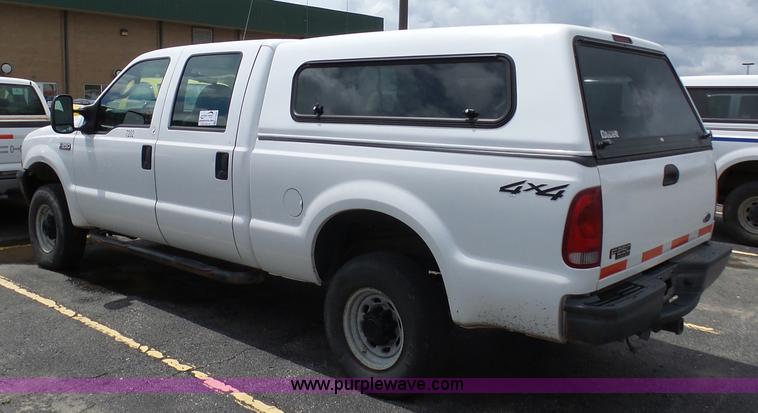 image for item K7954 2004 Ford F250 Super Duty Crew Cab pickup truck