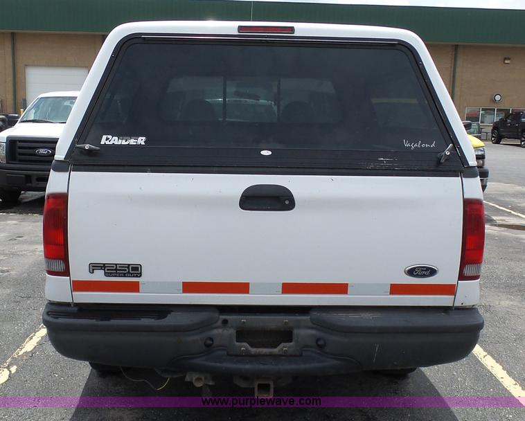 image for item K7954 2004 Ford F250 Super Duty Crew Cab pickup truck