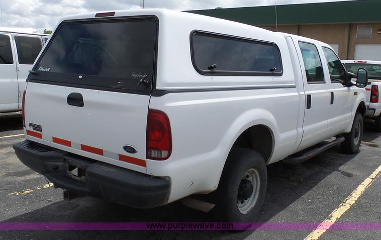 image for item K7954 2004 Ford F250 Super Duty Crew Cab pickup truck