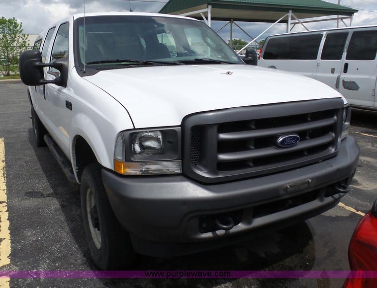 image for item K7954 2004 Ford F250 Super Duty Crew Cab pickup truck