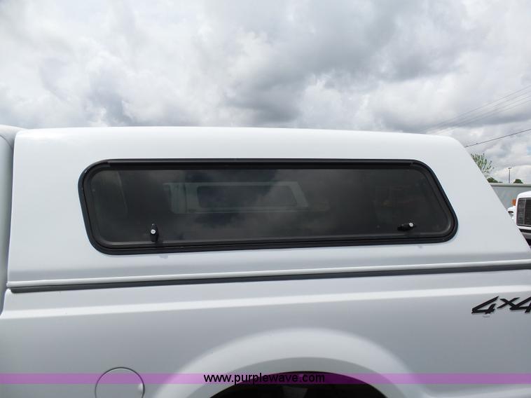image for item K7954 2004 Ford F250 Super Duty Crew Cab pickup truck