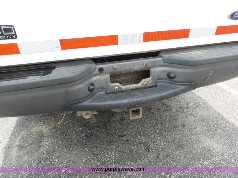 image for item K7954 2004 Ford F250 Super Duty Crew Cab pickup truck