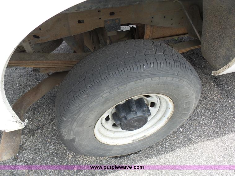 image for item K7954 2004 Ford F250 Super Duty Crew Cab pickup truck