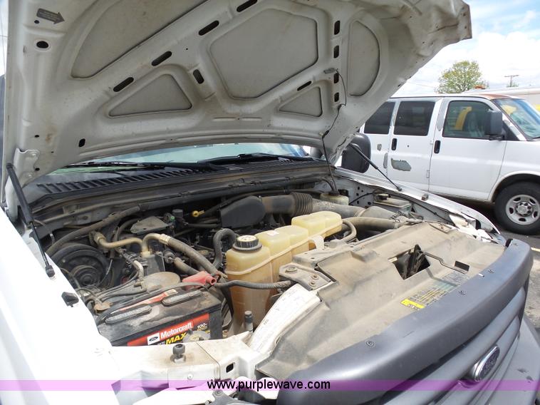 image for item K7954 2004 Ford F250 Super Duty Crew Cab pickup truck