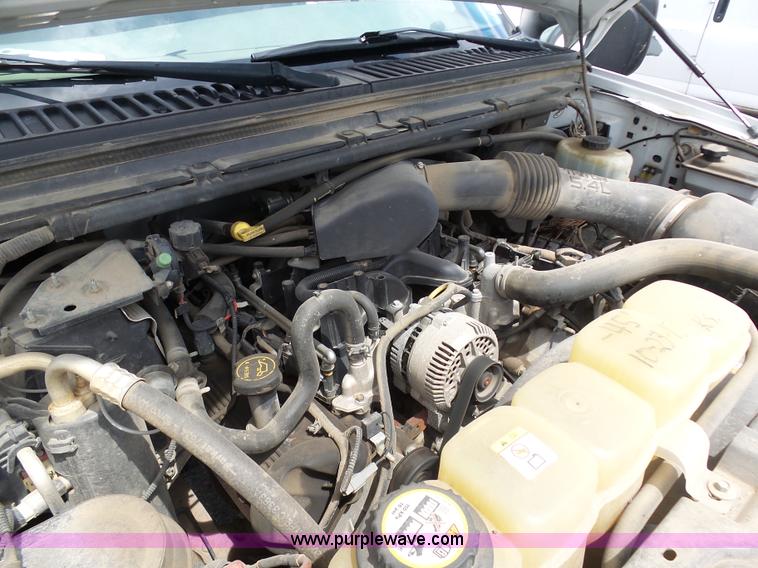 image for item K7954 2004 Ford F250 Super Duty Crew Cab pickup truck