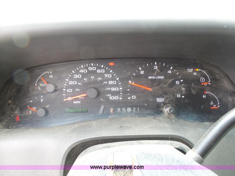 image for item K7954 2004 Ford F250 Super Duty Crew Cab pickup truck