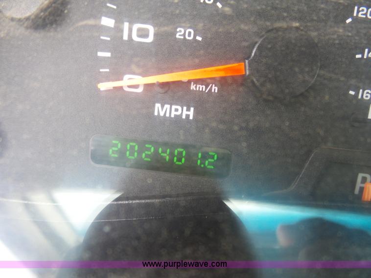 image for item K7954 2004 Ford F250 Super Duty Crew Cab pickup truck