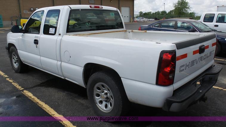image for item K7955 2005 Chevrolet Silverado 1500 Ext. Cab pickup truck