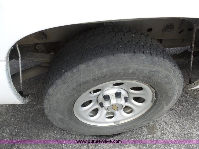 image for item K7955 2005 Chevrolet Silverado 1500 Ext. Cab pickup truck