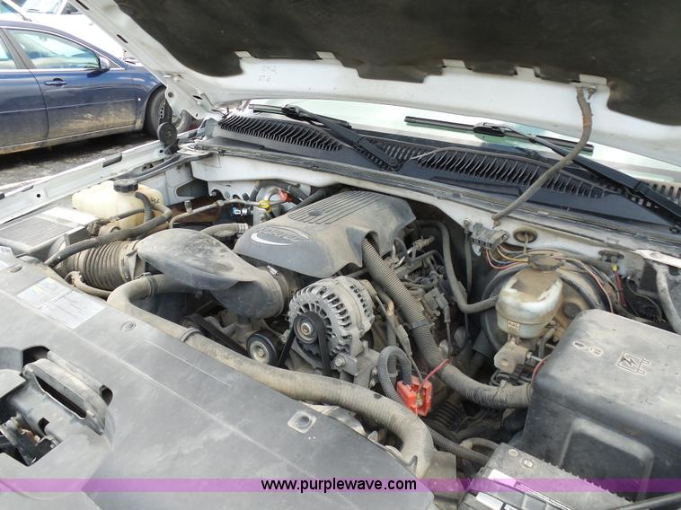 image for item K7955 2005 Chevrolet Silverado 1500 Ext. Cab pickup truck