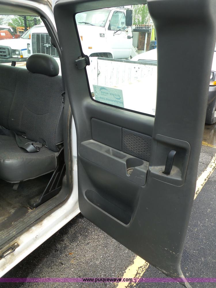 image for item K7955 2005 Chevrolet Silverado 1500 Ext. Cab pickup truck