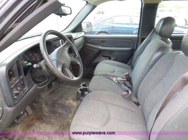 image for item K7955 2005 Chevrolet Silverado 1500 Ext. Cab pickup truck