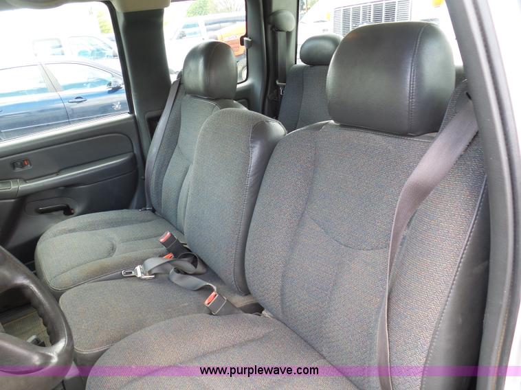 image for item K7955 2005 Chevrolet Silverado 1500 Ext. Cab pickup truck