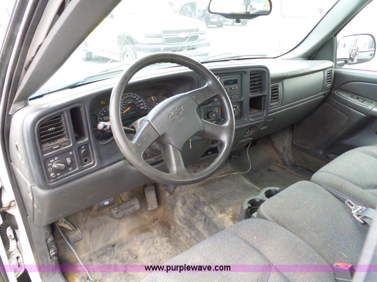 image for item K7955 2005 Chevrolet Silverado 1500 Ext. Cab pickup truck