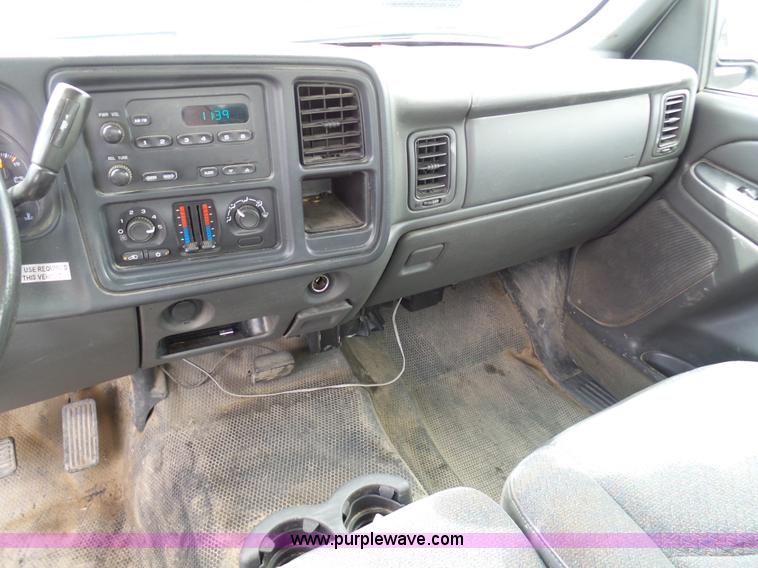 image for item K7955 2005 Chevrolet Silverado 1500 Ext. Cab pickup truck