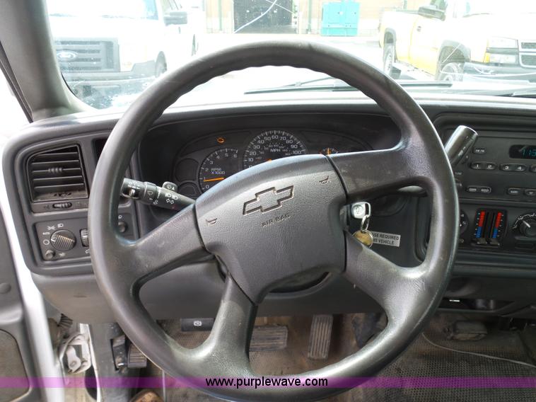 image for item K7955 2005 Chevrolet Silverado 1500 Ext. Cab pickup truck