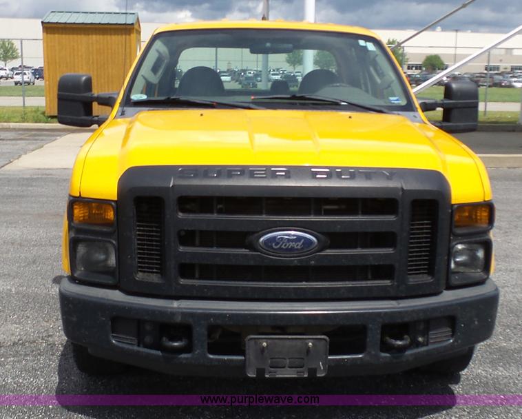 image for item K7960 2008 Ford F250 Super Duty Crew Cab pickup truck