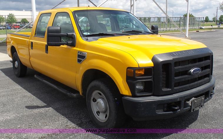 image for item K7960 2008 Ford F250 Super Duty Crew Cab pickup truck
