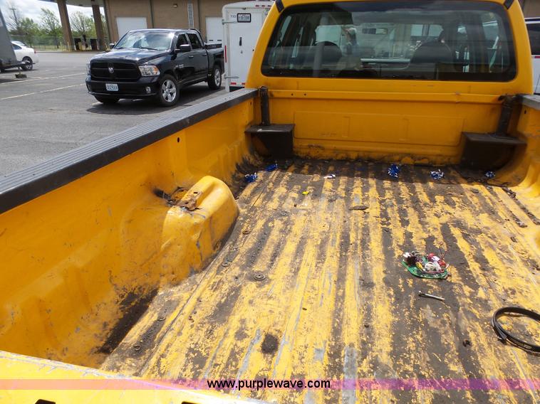 image for item K7960 2008 Ford F250 Super Duty Crew Cab pickup truck