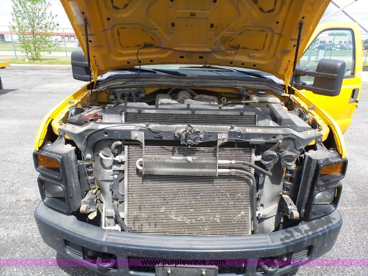 image for item K7960 2008 Ford F250 Super Duty Crew Cab pickup truck