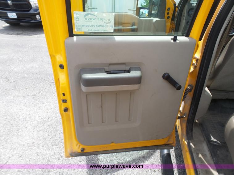 image for item K7960 2008 Ford F250 Super Duty Crew Cab pickup truck