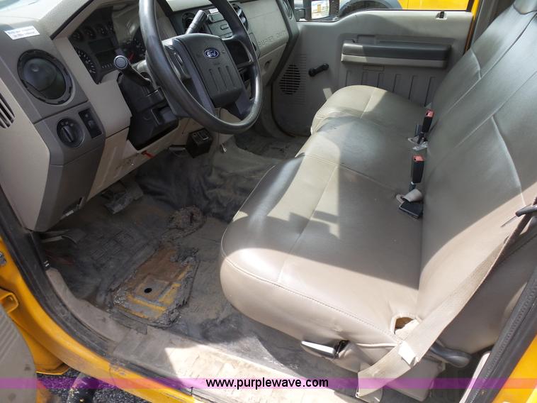 image for item K7960 2008 Ford F250 Super Duty Crew Cab pickup truck