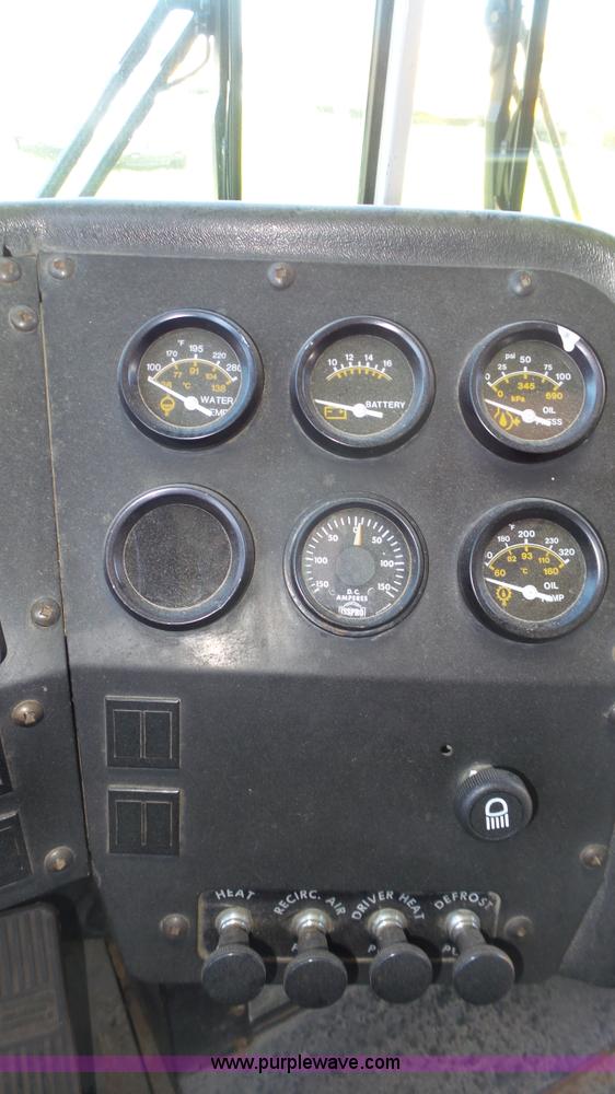 image for item K8287 1993 Thomas Built Saf-T-Liner MVP school bus