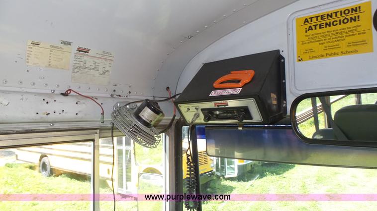 image for item K8287 1993 Thomas Built Saf-T-Liner MVP school bus