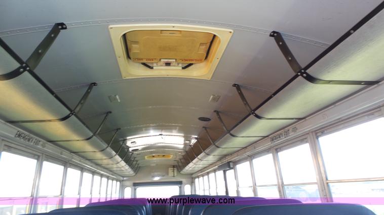 image for item K8287 1993 Thomas Built Saf-T-Liner MVP school bus