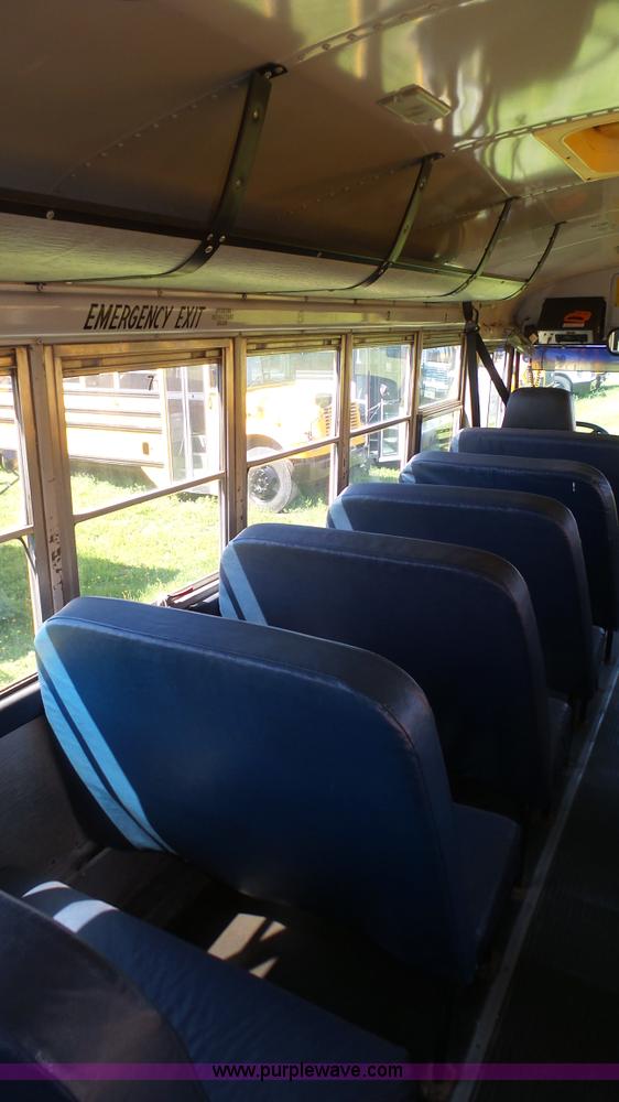 image for item K8287 1993 Thomas Built Saf-T-Liner MVP school bus