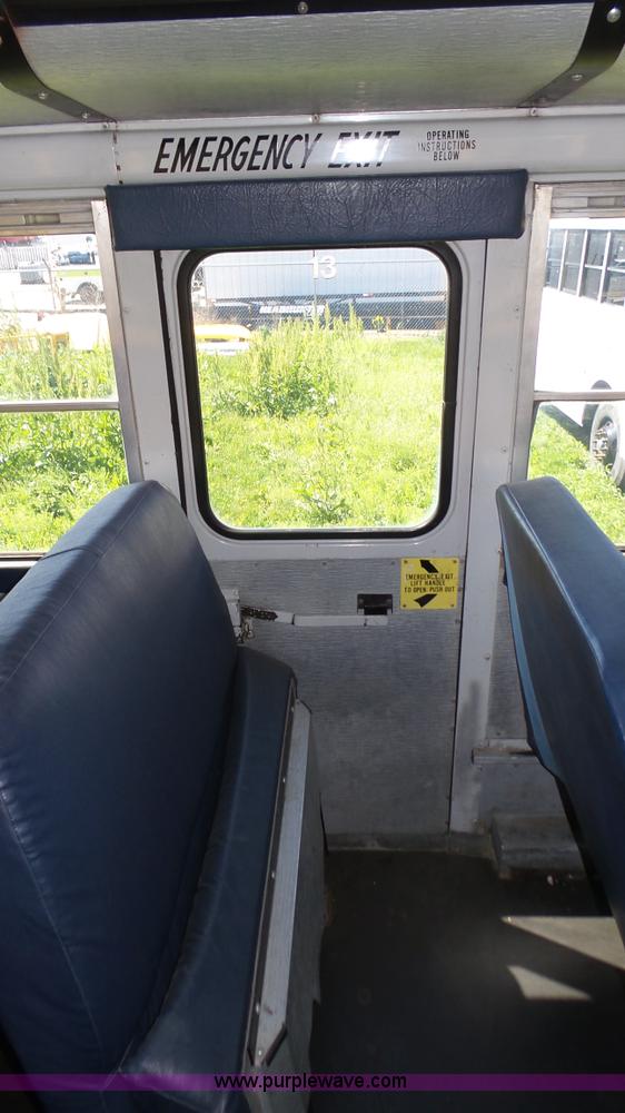 image for item K8287 1993 Thomas Built Saf-T-Liner MVP school bus