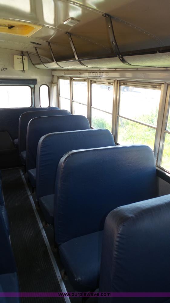 image for item K8287 1993 Thomas Built Saf-T-Liner MVP school bus