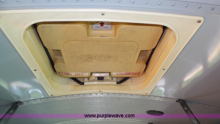 image for item K8287 1993 Thomas Built Saf-T-Liner MVP school bus