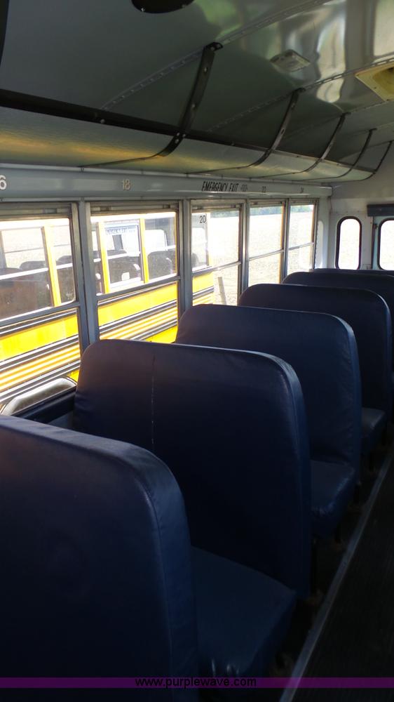 image for item K8287 1993 Thomas Built Saf-T-Liner MVP school bus