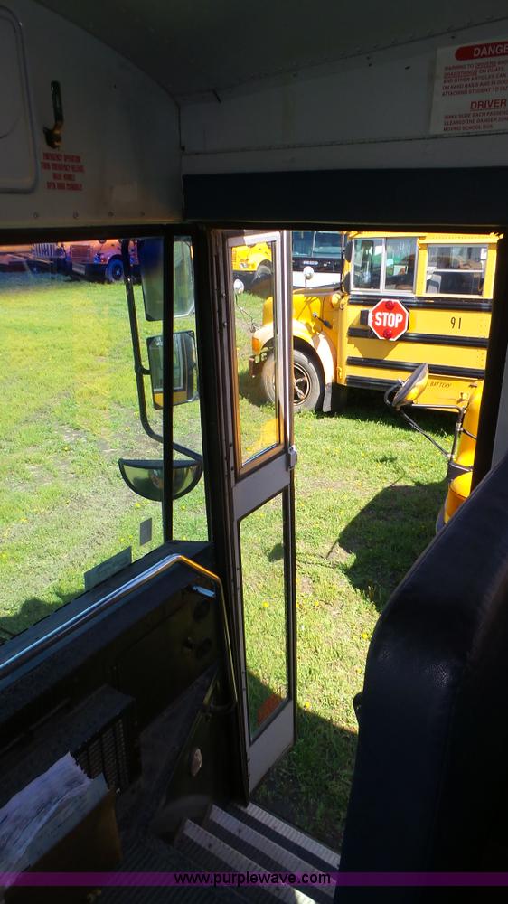 image for item K8287 1993 Thomas Built Saf-T-Liner MVP school bus