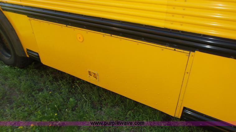 image for item K8287 1993 Thomas Built Saf-T-Liner MVP school bus