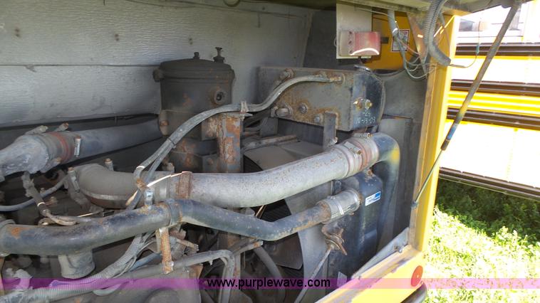 image for item K8287 1993 Thomas Built Saf-T-Liner MVP school bus