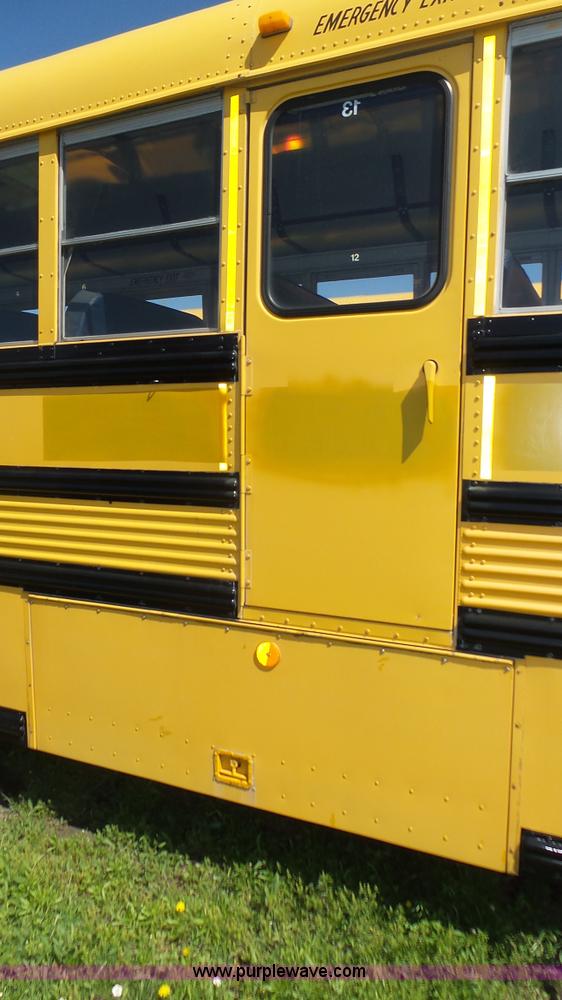 image for item K8287 1993 Thomas Built Saf-T-Liner MVP school bus