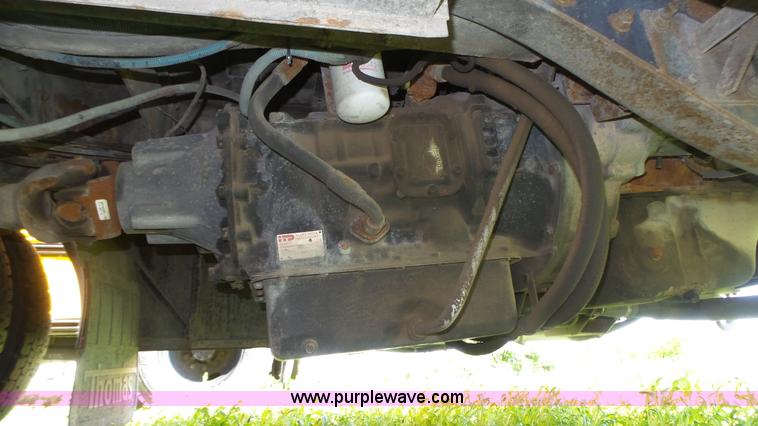 image for item K8287 1993 Thomas Built Saf-T-Liner MVP school bus