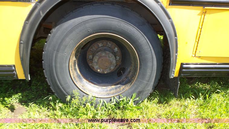 image for item K8287 1993 Thomas Built Saf-T-Liner MVP school bus