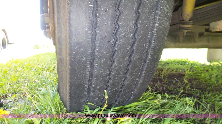 image for item K8287 1993 Thomas Built Saf-T-Liner MVP school bus