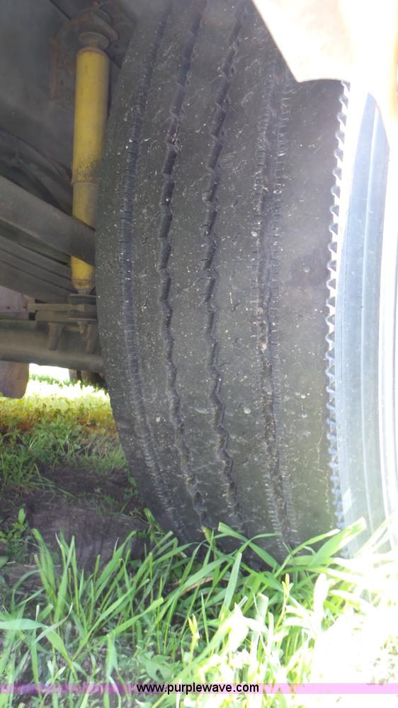 image for item K8287 1993 Thomas Built Saf-T-Liner MVP school bus