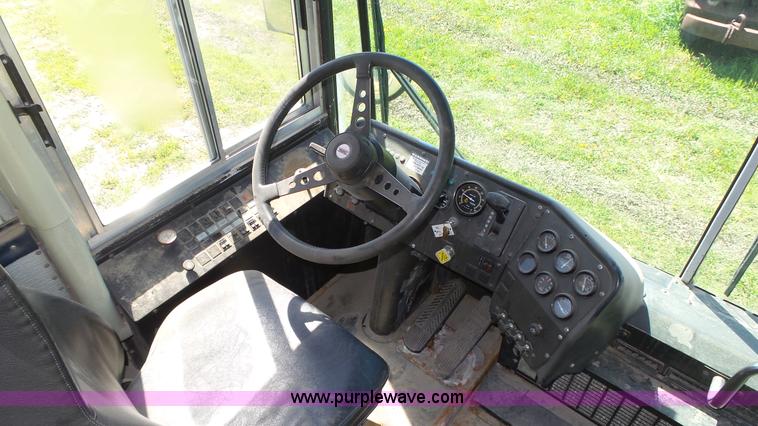 image for item K8288 1993 Thomas Built Saf-T-Liner MVP school bus