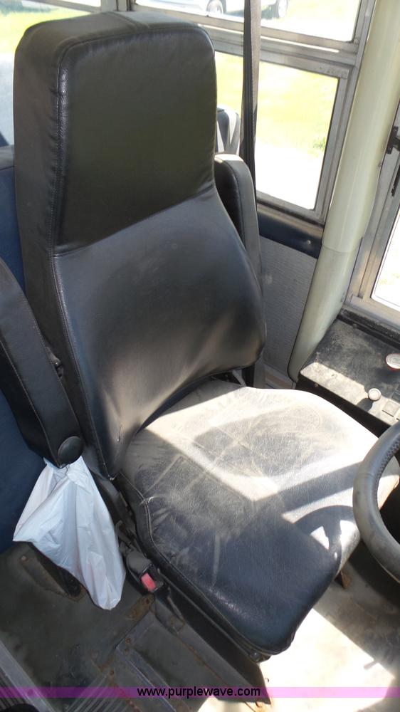 image for item K8288 1993 Thomas Built Saf-T-Liner MVP school bus