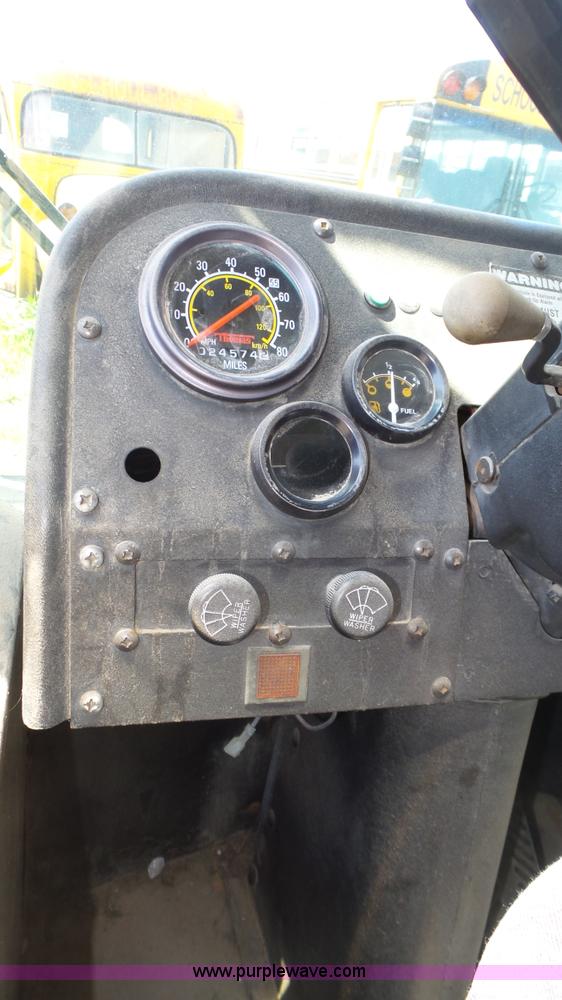 image for item K8288 1993 Thomas Built Saf-T-Liner MVP school bus