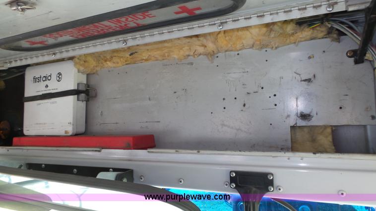 image for item K8288 1993 Thomas Built Saf-T-Liner MVP school bus